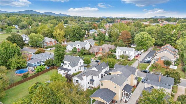 219 Academy ST, Salem, VA 24153