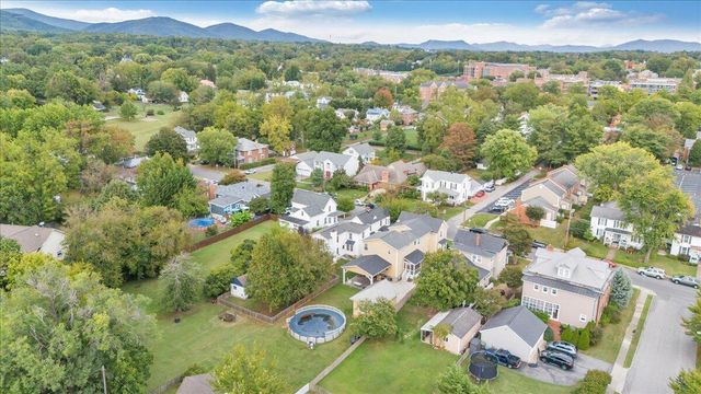 219 Academy ST, Salem, VA 24153
