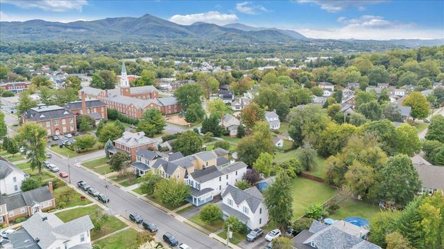 219 Academy ST, Salem, VA 24153
