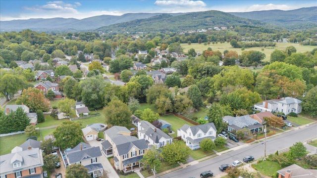 219 Academy ST, Salem, VA 24153