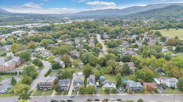 219 Academy ST, Salem, VA 24153