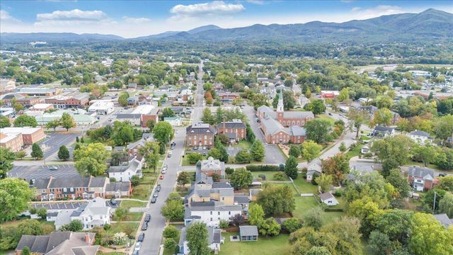 219 Academy ST, Salem, VA 24153