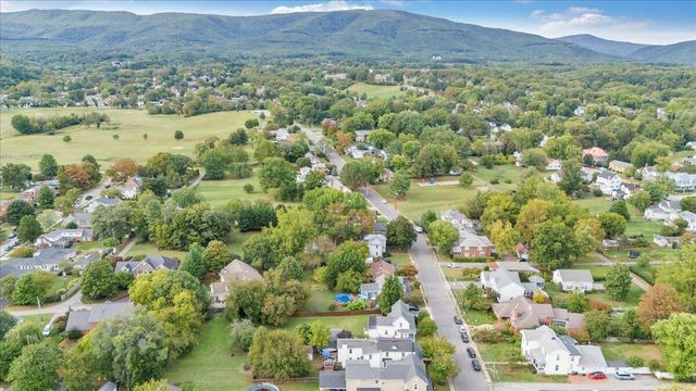 219 Academy ST, Salem, VA 24153