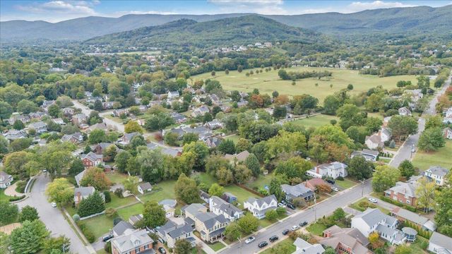 219 Academy ST, Salem, VA 24153