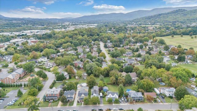 219 Academy ST, Salem, VA 24153