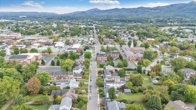 219 Academy ST, Salem, VA 24153
