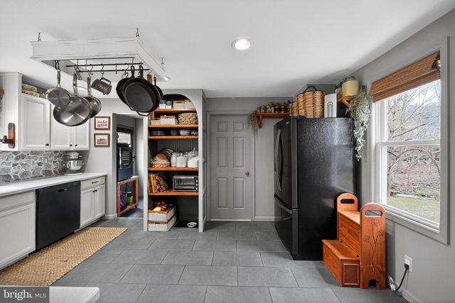 1268 VALLEY RD, Coatesville, PA 19320