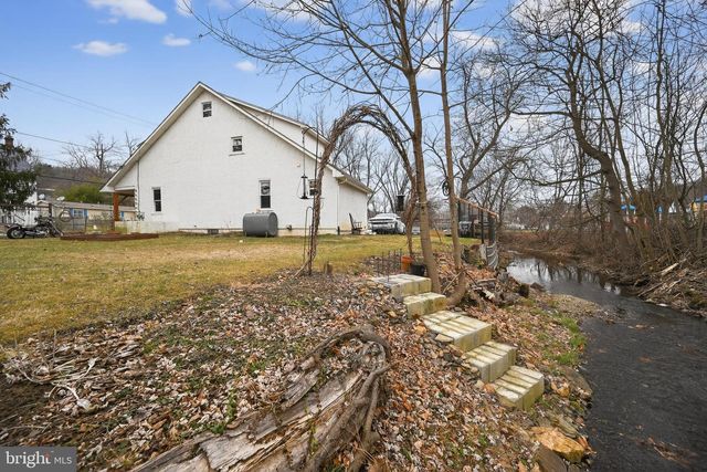 1268 VALLEY RD, Coatesville, PA 19320