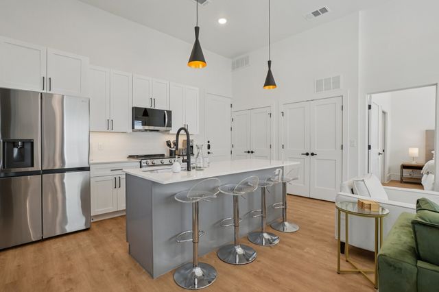 6418 Maple Avenue 204, Dallas, TX 75235