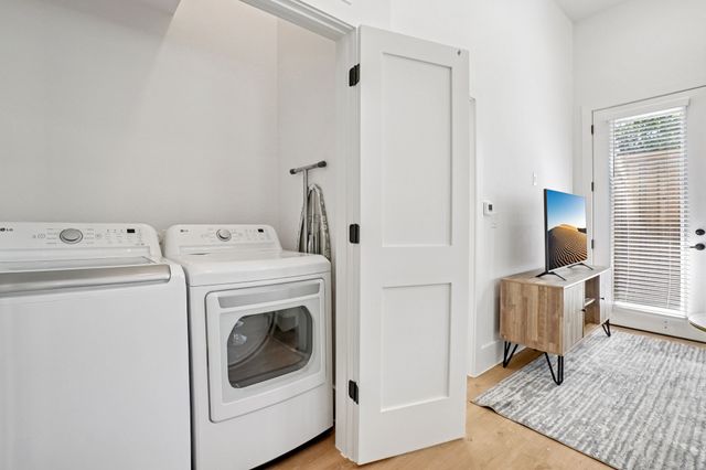 6418 Maple Avenue 204, Dallas, TX 75235