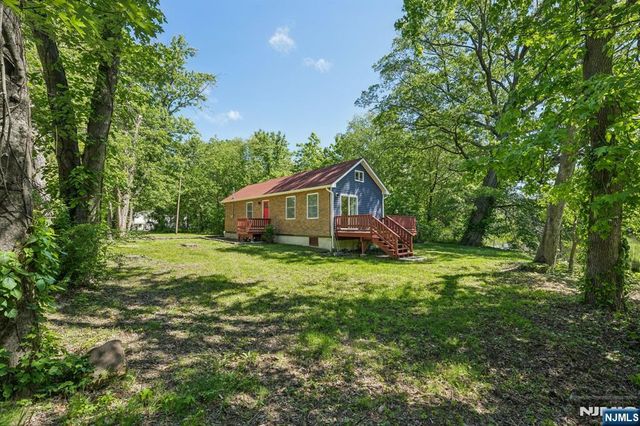 57 Riverlawn Drive, Wayne, NJ 07470