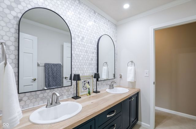 315 Rockwell Court, Zionsville, IN 46077