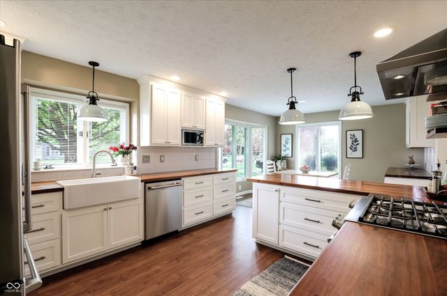 315 Rockwell Court, Zionsville, IN 46077