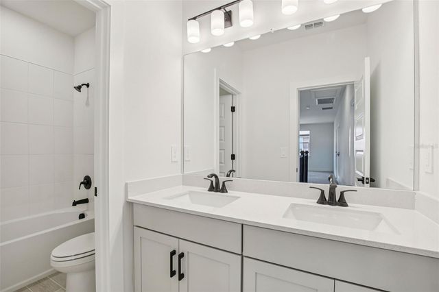 176 SHADY EDGE LOOP, Nokomis, FL 34275