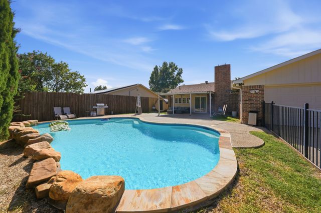 3138 Barton Road, Carrollton, TX 75007