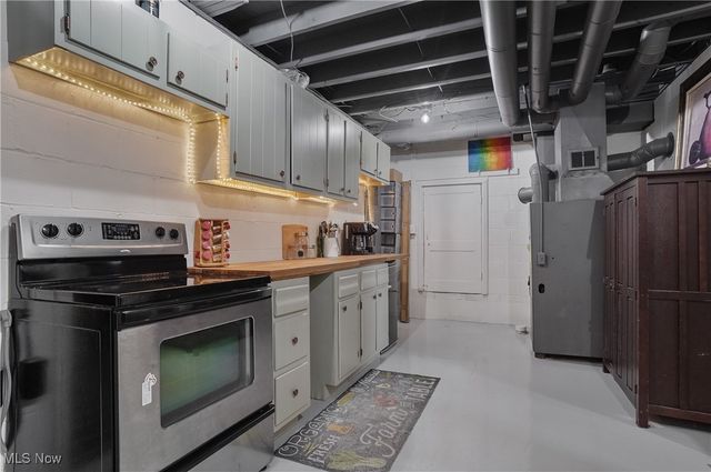 3241 Grill Road, New Franklin, OH 44216