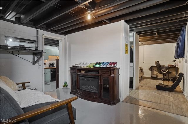 3241 Grill Road, New Franklin, OH 44216