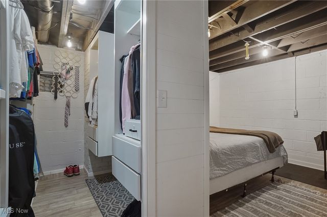 3241 Grill Road, New Franklin, OH 44216