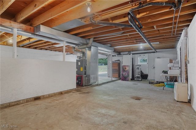 3241 Grill Road, New Franklin, OH 44216