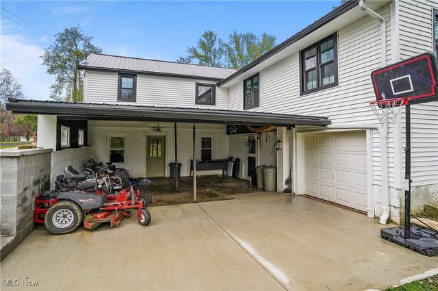 3241 Grill Road, New Franklin, OH 44216