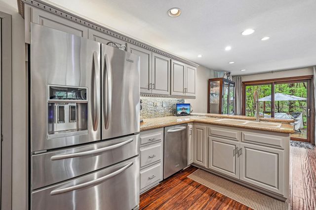 10905 34th Avenue N, Plymouth, MN 55441