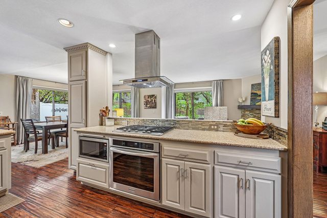 10905 34th Avenue N, Plymouth, MN 55441