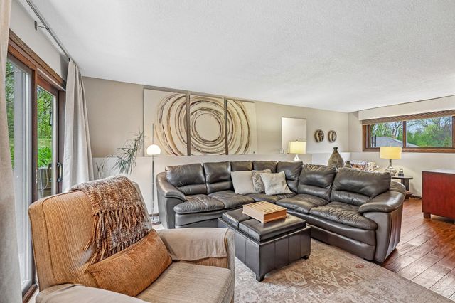 10905 34th Avenue N, Plymouth, MN 55441