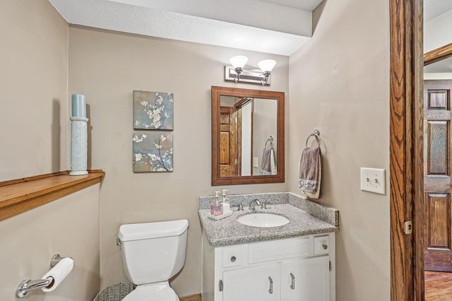 10905 34th Avenue N, Plymouth, MN 55441
