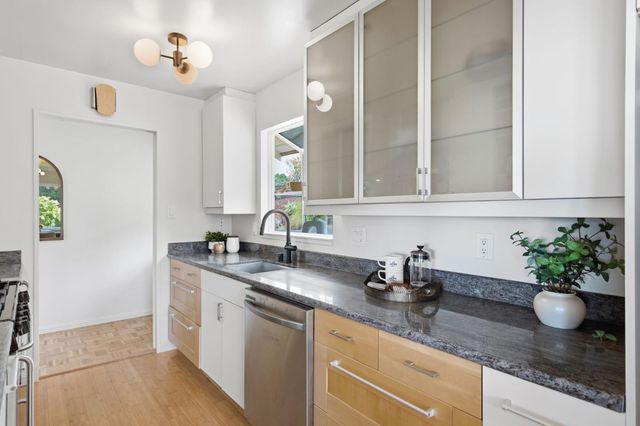 3 Garden Lane, San Carlos, CA 94070