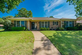 402 Cherry Ann Drive, Euless, TX 76039