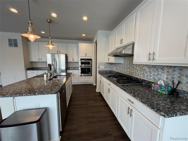 19050 Denali Circle, Northville, MI 48168