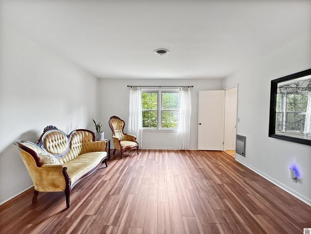 1608 Keenland Dr, Murray, KY 42071