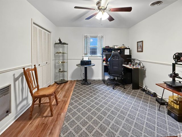 1608 Keenland Dr, Murray, KY 42071