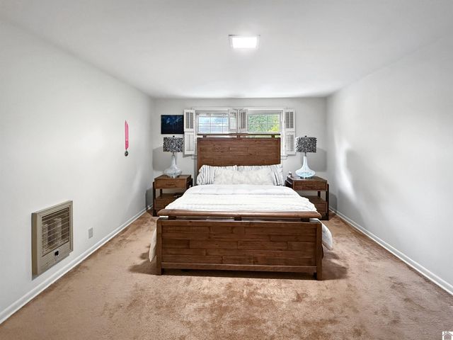 1608 Keenland Dr, Murray, KY 42071