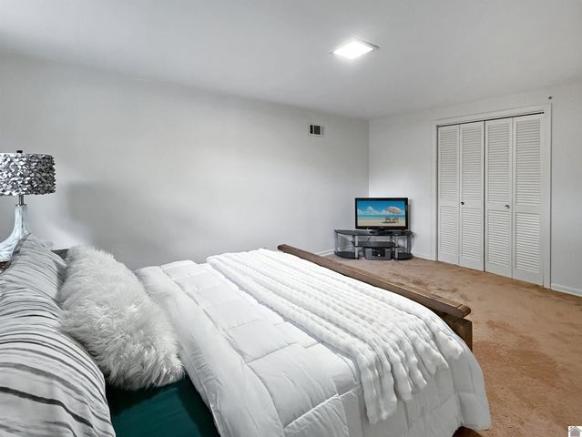 1608 Keenland Dr, Murray, KY 42071