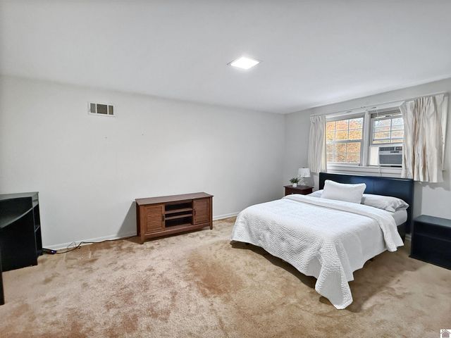 1608 Keenland Dr, Murray, KY 42071