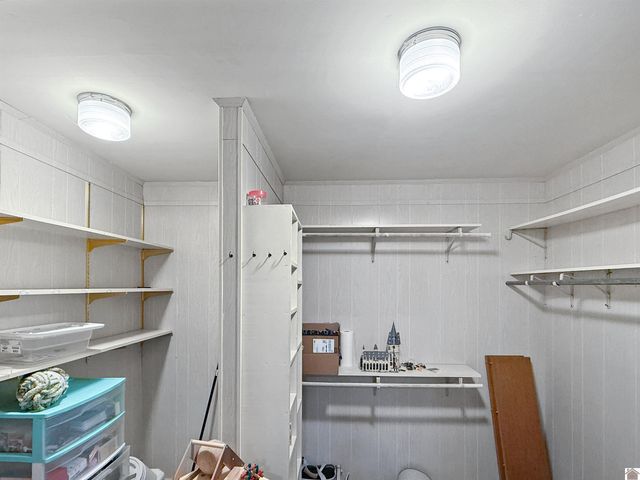 1608 Keenland Dr, Murray, KY 42071