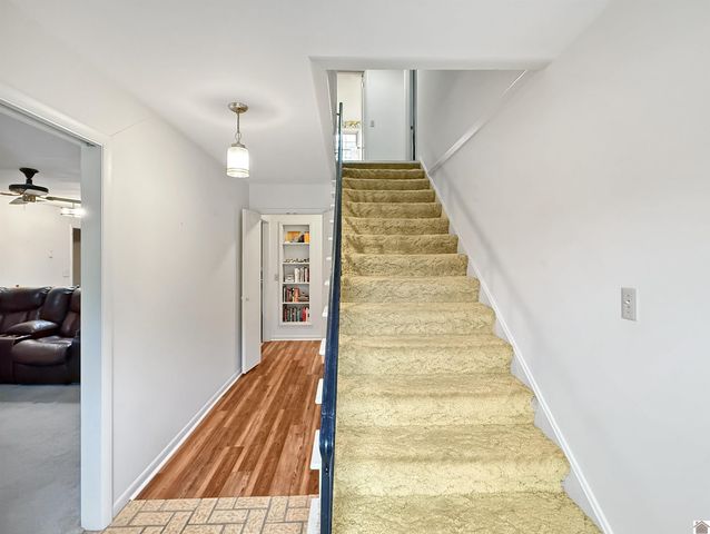 1608 Keenland Dr, Murray, KY 42071