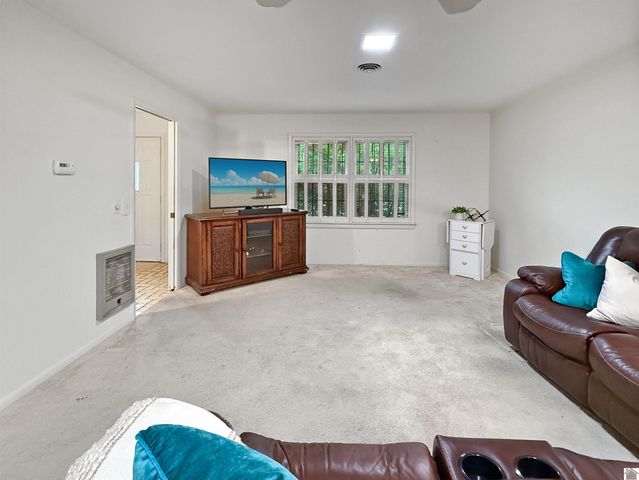 1608 Keenland Dr, Murray, KY 42071