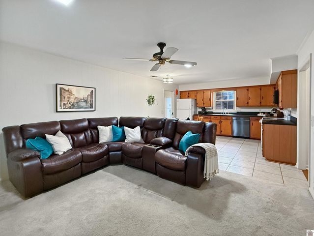 1608 Keenland Dr, Murray, KY 42071