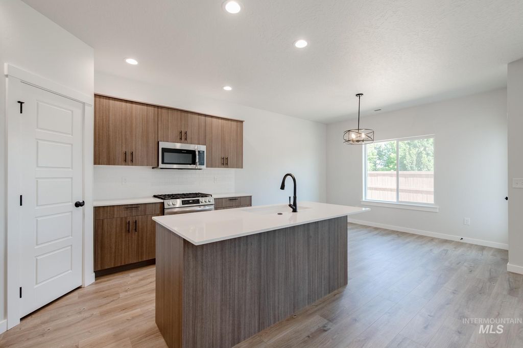 5043 S Bleachfield Ave, Meridian, ID 83642 photo 4