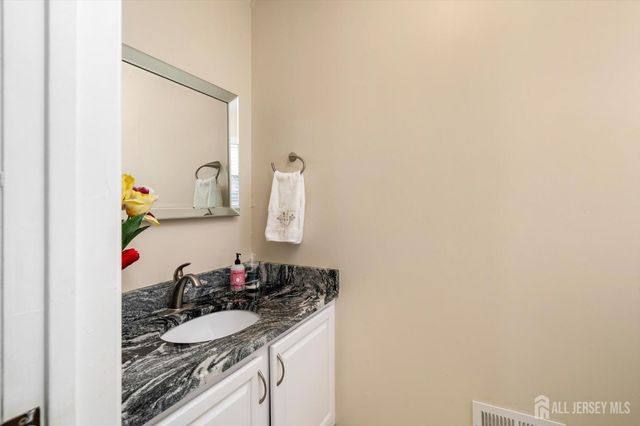 28 Terrier Place, South Brunswick, NJ 08824