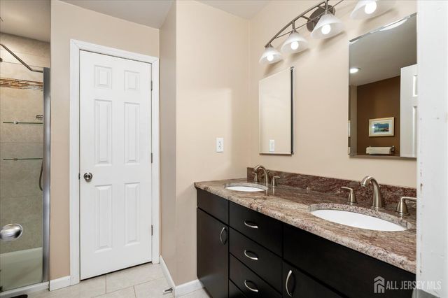 28 Terrier Place, South Brunswick, NJ 08824