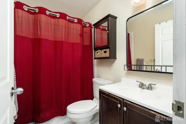 28 Terrier Place, South Brunswick, NJ 08824