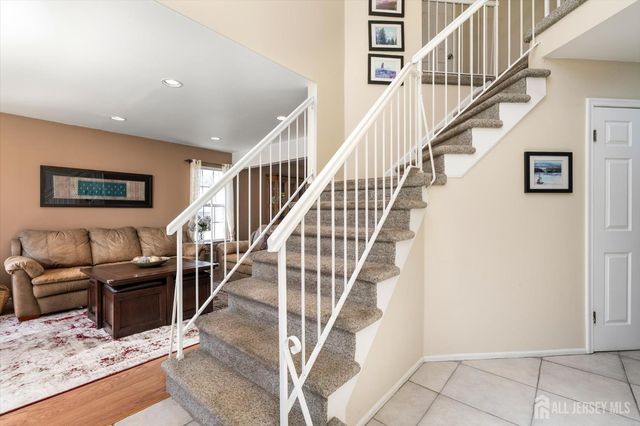 28 Terrier Place, South Brunswick, NJ 08824