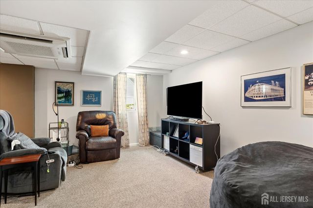 28 Terrier Place, South Brunswick, NJ 08824