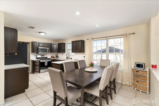 28 Terrier Place, South Brunswick, NJ 08824