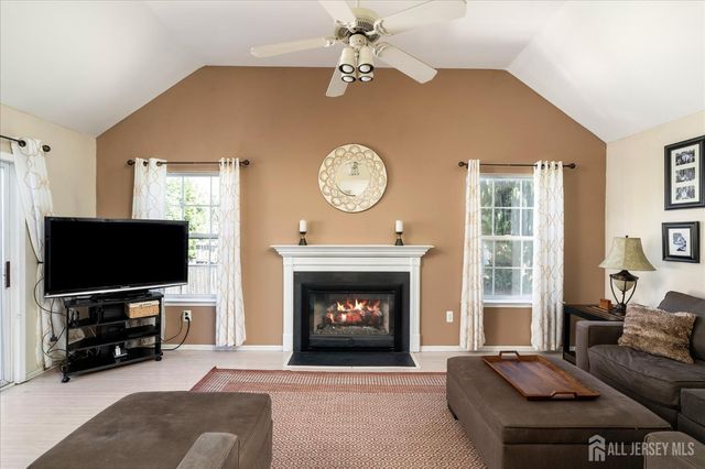 28 Terrier Place, South Brunswick, NJ 08824