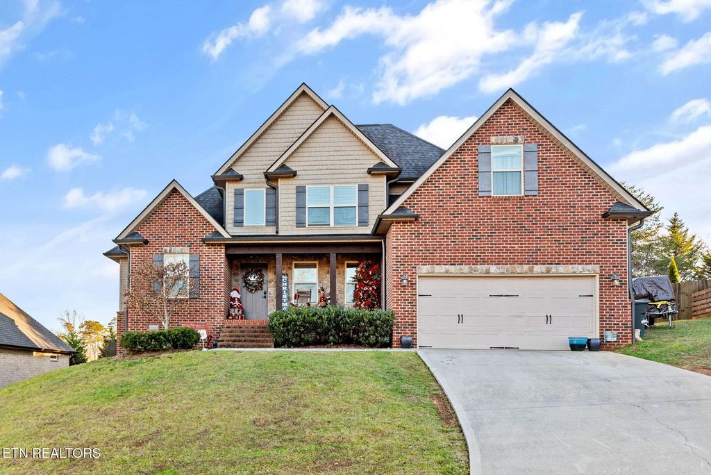1316 Fox Ridge Drive, Powell, TN 37849