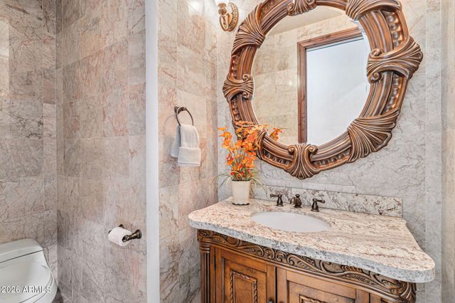 2822 E CONSTANCE Way, Phoenix, AZ 85042